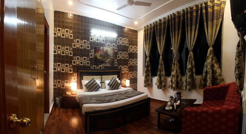 Divyansh Hotel Dharamshala Exterior photo